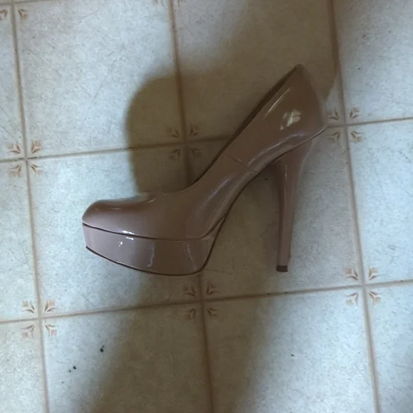 Brash Beige Round Toe Patent Leather Pumps - Picture 5 of 7